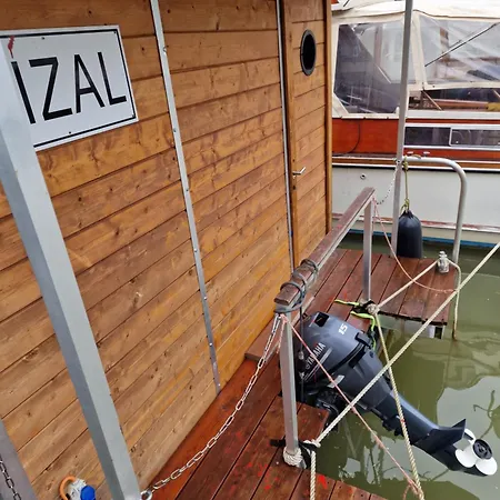 Rizal Botel Hannover